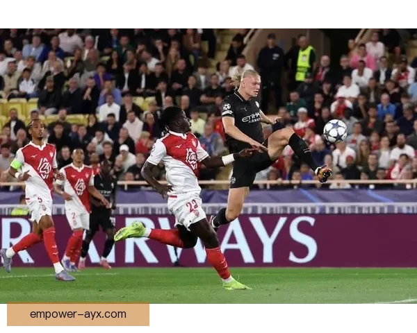 哈兰德引领曼城锋线进攻展现无解射术