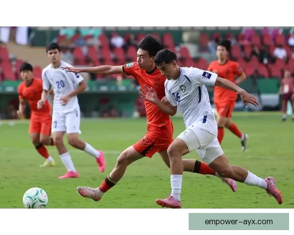 中国足球队迎战日本队备战亚洲杯 热身赛力争胜利提升信心